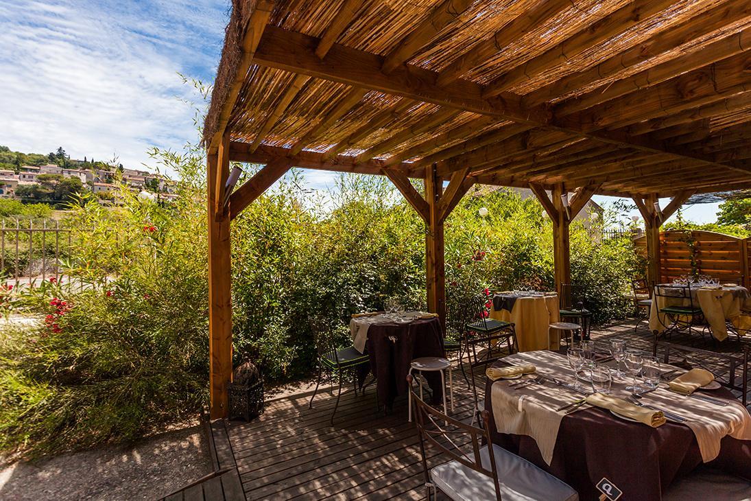 Hotel Logis Le Relais Sarrasin Vezenobres Exterior foto