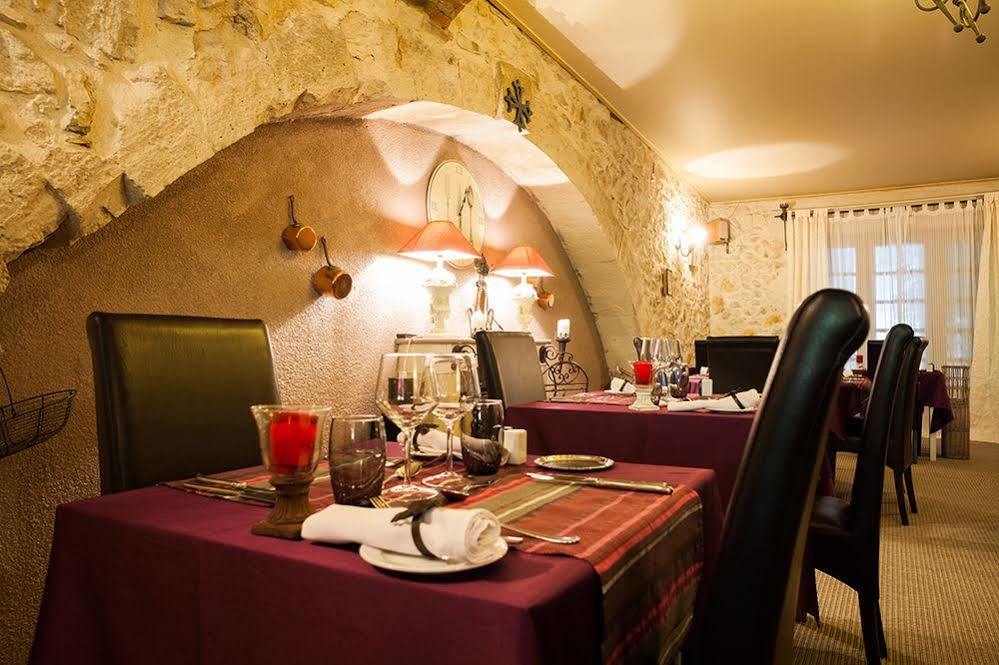 Hotel Logis Le Relais Sarrasin Vezenobres Exterior foto