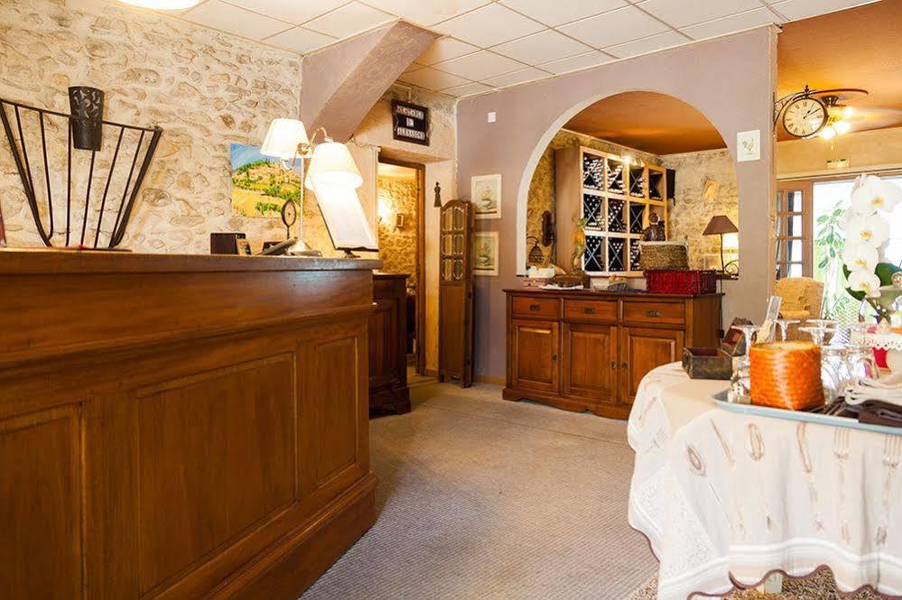 Hotel Logis Le Relais Sarrasin Vezenobres Exterior foto